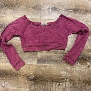 Cropped distressed top